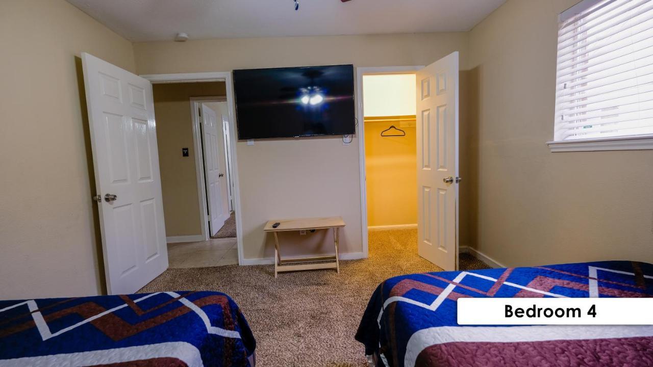 Pool House, 20 Minutes From Dt 4Bdr For 10 Guests - Winkleman Villa Houston Bagian luar foto