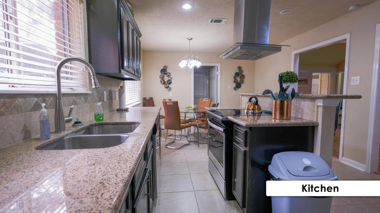 Pool House, 20 Minutes From Dt 4Bdr For 10 Guests - Winkleman Villa Houston Bagian luar foto